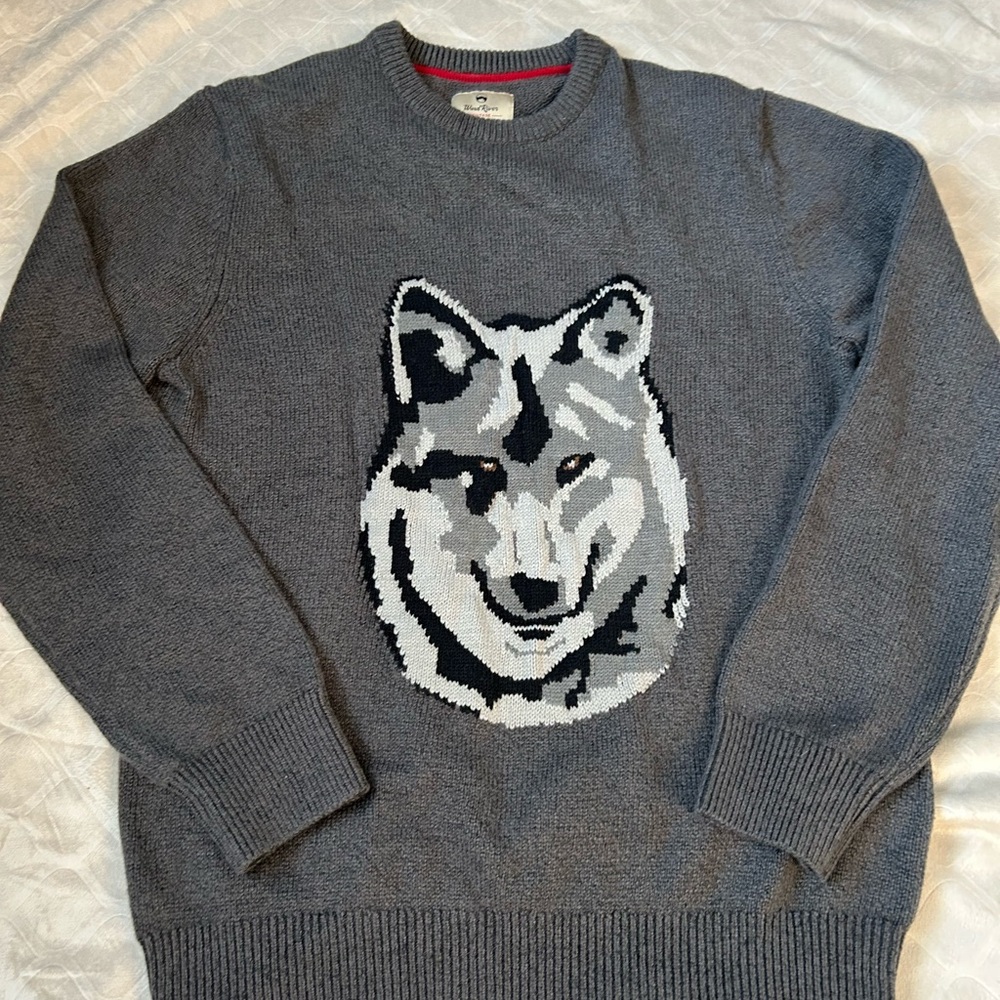 Men's Gray Crewneck Sweater with Wolf Design